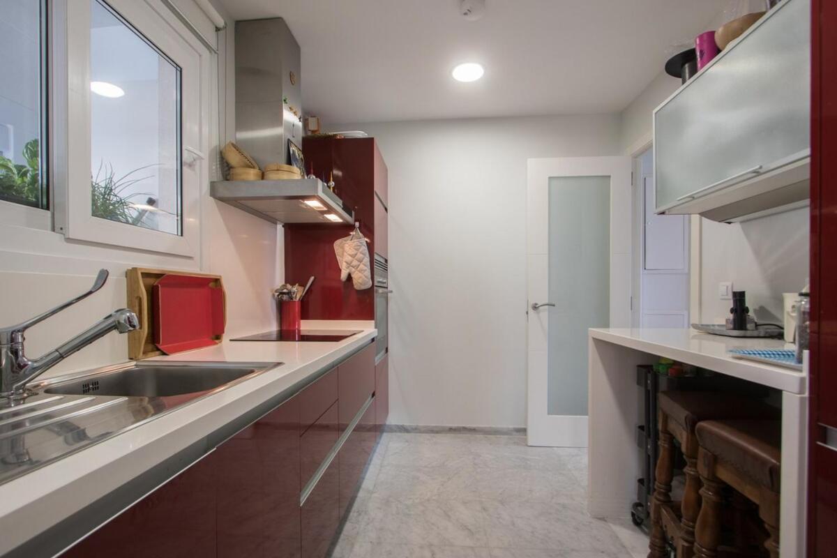 Excellent In Front Of The Sea! Apartment *