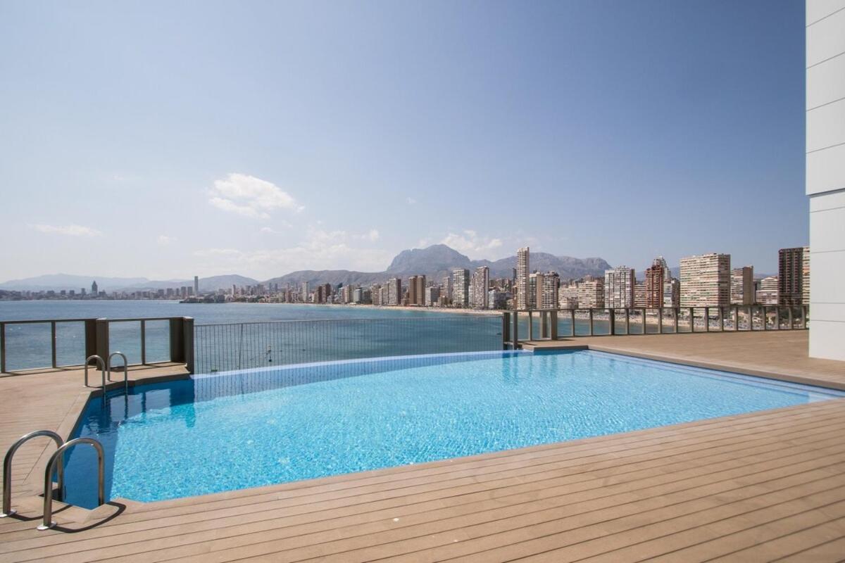 Excellent In Front Of The Sea! *