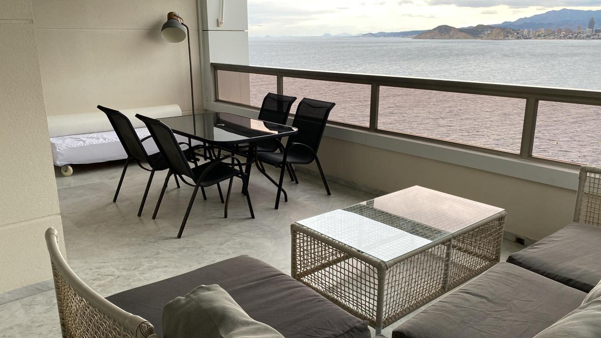 Excellent In Front Of The Sea! Apartment *