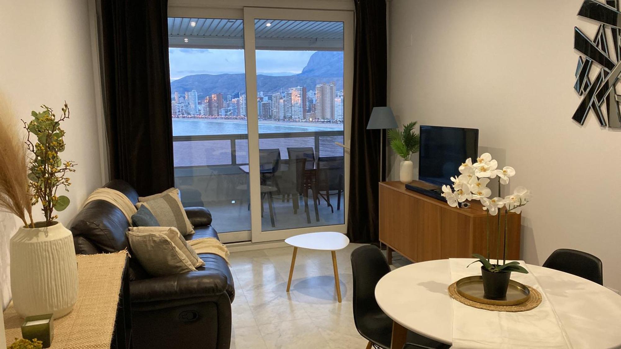 Excellent In Front Of The Sea! Benidorm